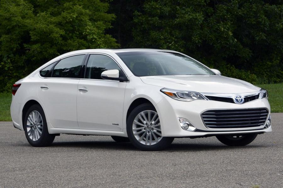 2013 Toyota Avalon Hybrid 001