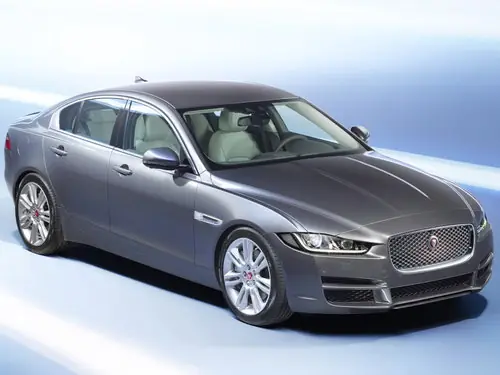 500x_jaguar_xe_g3492