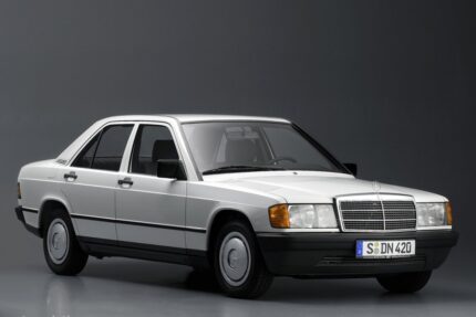 Ochranný kryt motora Mercedes-Benz D-class W201 rok 1982-1993